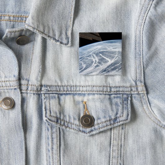 アリューシャン諸島の南の雲のパターン。 缶バッジ (インサイチュ)