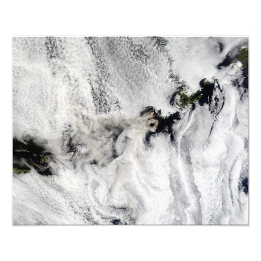 アリューシャン諸島オコク火山からのプルーム フォトプリント            (正面)