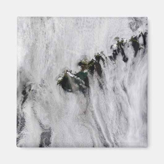 アリューシャン諸島オコク火山からのプルーム マグネット (正面)