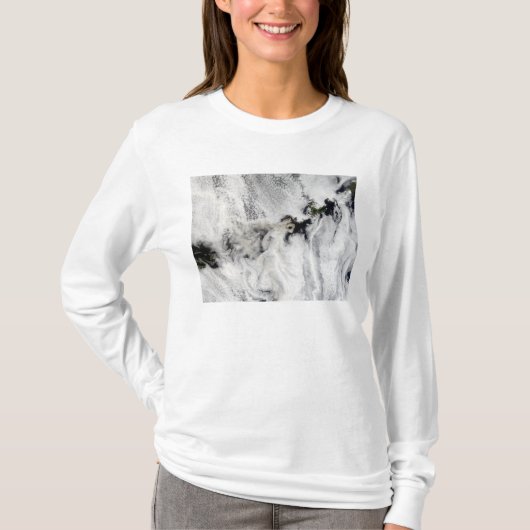 アリューシャン諸島オコク火山からのプルーム Tシャツ (正面)