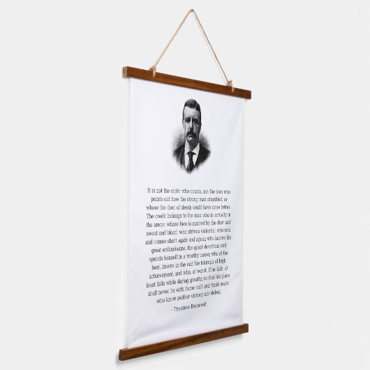 アリーナにいるルーズベルトの男 吊り下げ型タペストリー (傾斜あり)