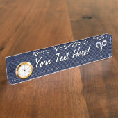 アリー〔占星術の〕十二宮図シンボルネイビーブルーカーボンファイバースタイル デスクネームプレート (側面)