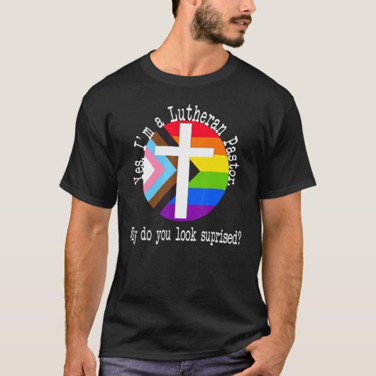 アリーLgbtqia+ルテランインクルーシブのための牧師プライド Tシャツ (正面)