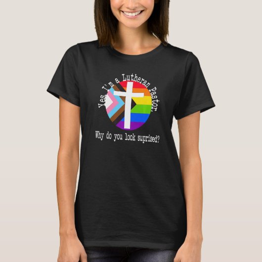 アリーLgbtqia+ルテランインクルーシブのための牧師プライド Tシャツ (正面)