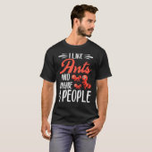 アリIはアリが好きで、3人も好きかもしれない Tシャツ (正面フル)