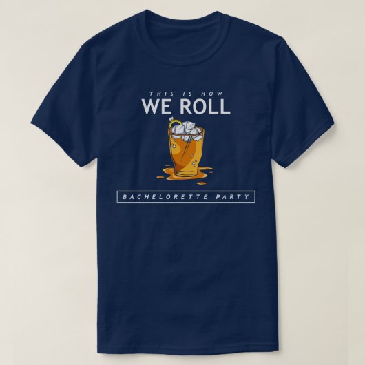 アルコールと結婚指輪の独身最後の女友達パーティー Tシャツ (デザイン正面)