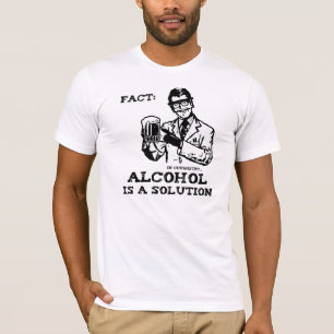 アルコールは化学レトロの解決です Tシャツ