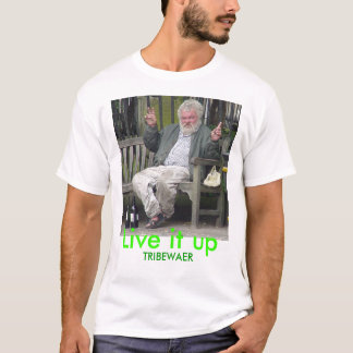 アルコール中毒患者は、それ、TRIBEWAER住んでいます Tシャツ