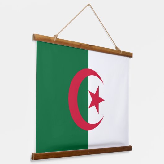 アルジェリア国旗を掲げたウォールタペストリー 吊り下げ型タペストリー (傾斜あり)