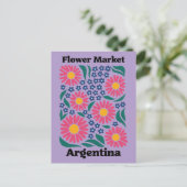 アルゼンチンの花市場 ピンクのデイジーと青い草原 ポストカード (スタンド正面)