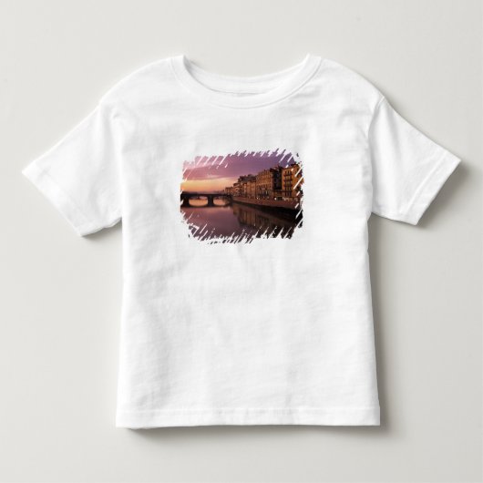 アルノ川にかかる橋、日没時、 トドラーTシャツ (正面)