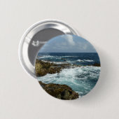 アルバの岩の多い海岸と青い海 缶バッジ (正面&裏面)