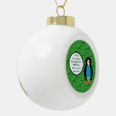 アルバの旗のお祭りで、ペンギンさんがお話しています セラミックボールオーナメント (左)