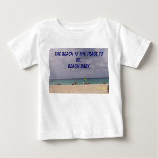 アルバは、ビーチある場所です。 ビーチのベビー ベビーTシャツ