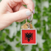 アルバニアの国旗とアルバニアの祝日、旅行/スポーツ キーホルダー (手)