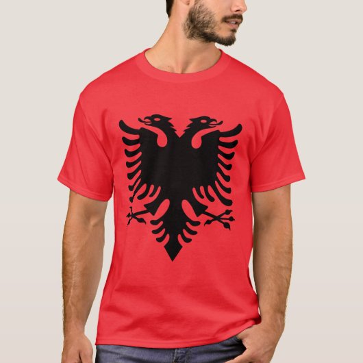アルバニアの紋章付き外衣 Tシャツ (正面)