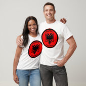 アルバニアの黒鷲サークルシェイプ Tシャツ (ユニセックス)