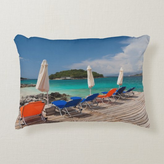 アルバニアンリビエラ、サミル、町のビーチフロント アクセントクッション (正面)