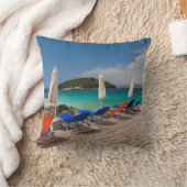 アルバニアンリビエラ、サミル、町のビーチフロント クッション (ブランケット)