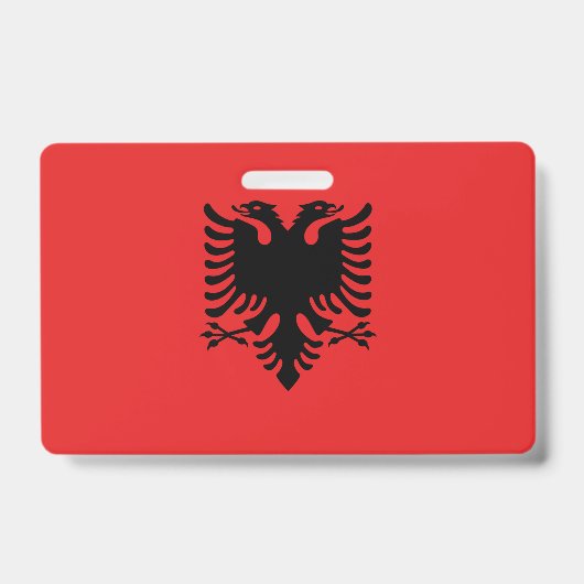 アルバニア国旗を持つ名前バッジ バッジ (正面)