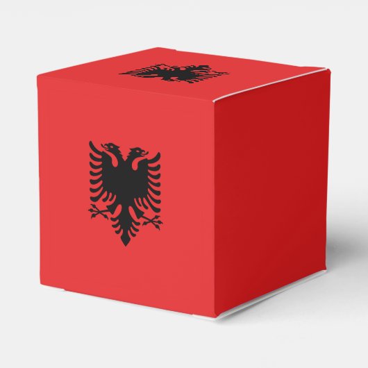 アルバニア国旗を掲げた愛国心のある愛護箱 フェイバーボックス (裏面サイド)