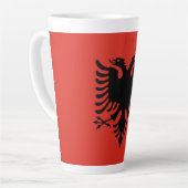 アルバニア国旗 カフェラテマグ (左アングル)