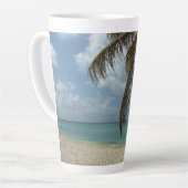 アルバンビーチI美しい自然シーン カフェラテマグ (左アングル)