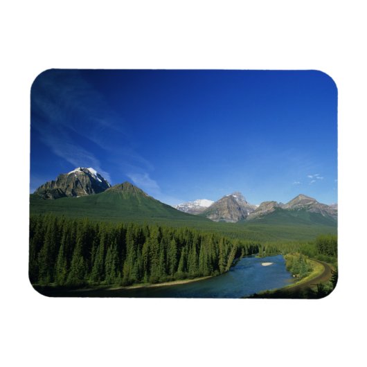 アルバータ州のバンフ国立公園近くのボウ川 マグネット (横)