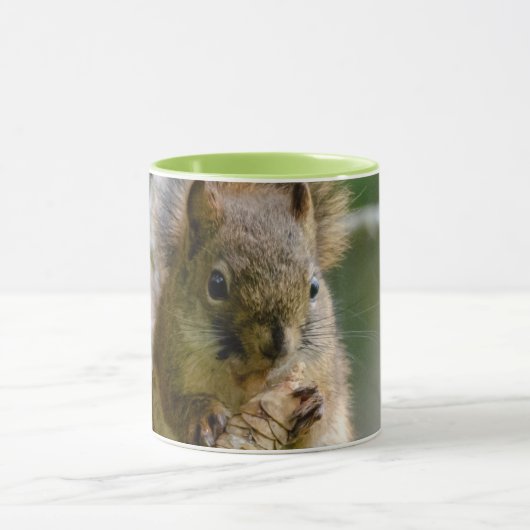 アルバータ州の茶色のリス – 森の野生生物 マグカップ (中央)