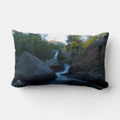 アルバータ滝アットサンライズアットロッキーマウンテンズ ランバークッション (裏面)