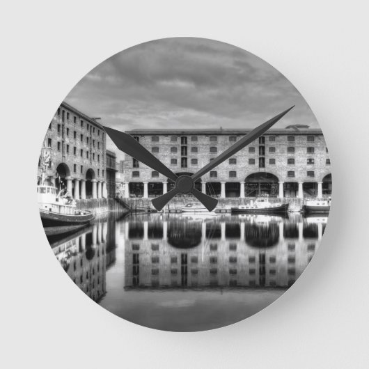 アルバート波止場リバプールリフレクション ラウンド壁時計 (正面)