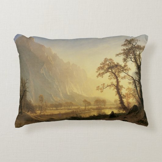 アルバート・ビアスタットによるヨセミテ・ヴァレーの日の出 アクセントクッション (正面)