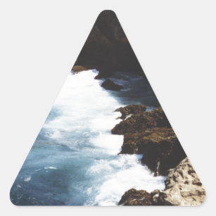 アルバ海が岩に衝突 三角形シール