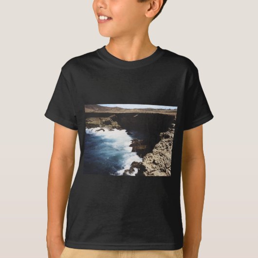 アルバ海が岩に衝突 Tシャツ (正面)