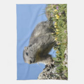 アルパインの若いマーモット キッチンタオル (縦)