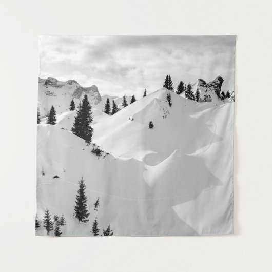 アルパインの風景:雪のモミの木の山 タペストリー (正面)