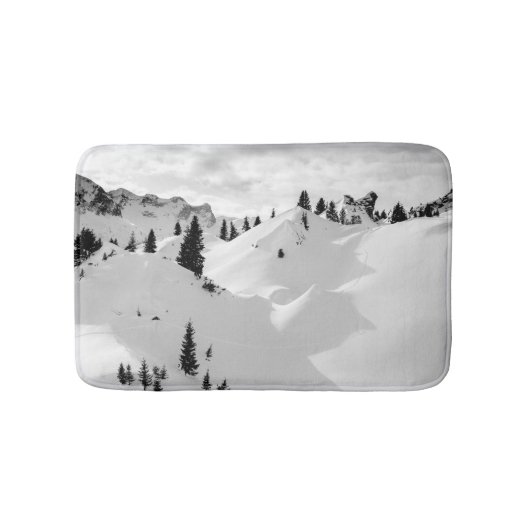 アルパインの風景:雪のモミの木の山 バスマット (正面)