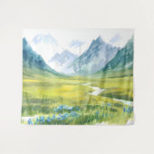 アルパインウィスパー – 山の下の草地 タペストリー (正面(横))