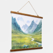 アルパインウィスパー – 山の下の草地 吊り下げ型タペストリー (傾斜あり)
