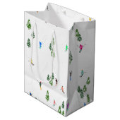 アルパインスキーヤースキーの冬の木 ミディアムペーパーバッグ (正面アングル)