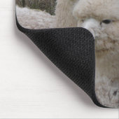 アルパカのクローズアップ マウスパッド (コーナー)