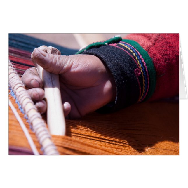 アルパカヤーン3を作っているChincherosの女性 (正面横)