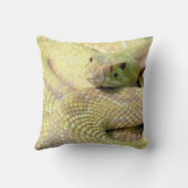 アルビノラトルズナケ枕 クッション (裏面)