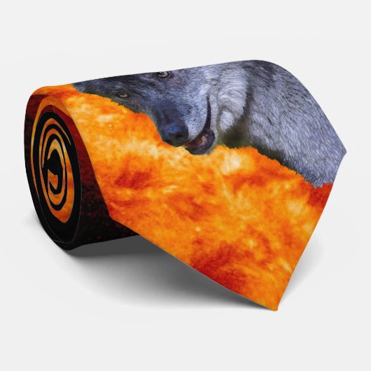 アルファオスのグレーウルフ&燃える太陽の野生動物のネクタイ ネクタイ (ロール)