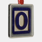 アルファベットのおもちゃのブロックO メタルオーナメント (右)