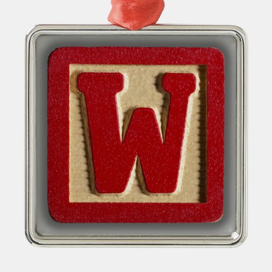 アルファベットのおもちゃのブロックW メタルオーナメント (正面)