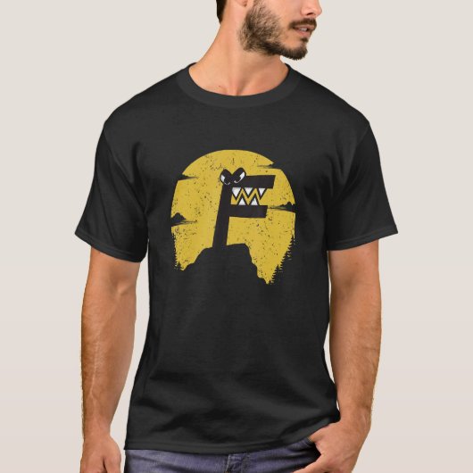 アルファベットの伝承 F 文字の少年たち レトロな夕日が沈む山 Tシャツ (正面)