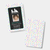 アルファベットカラフル先生写真とロゴ バッジ (正面＆裏面)