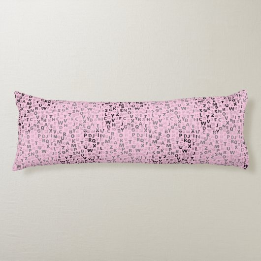 アルファベットパターン01 BW.w LPink BG ボディピロー (正面)