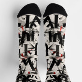 アルファベット文字を黒と赤で混ぜ合わせる ソックス (上部)